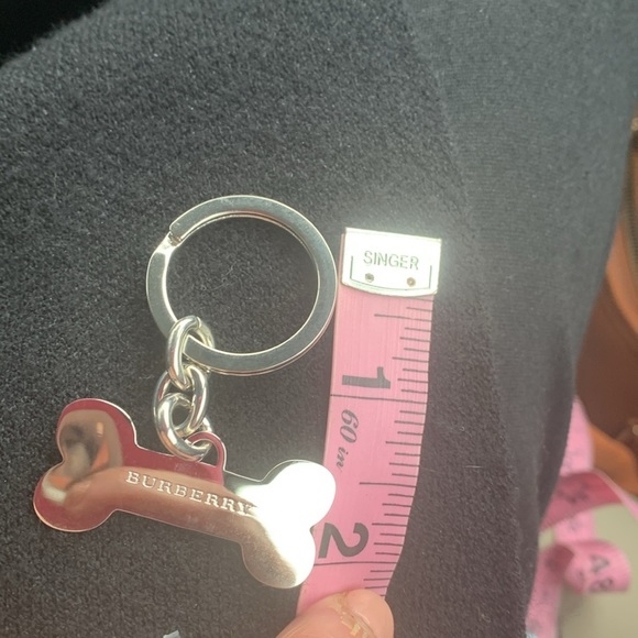 New Burberry bone keychain - Picture 3 of 4